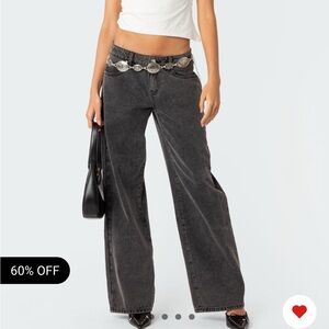 Trendy Wide-Leg Black Jeans with Belt